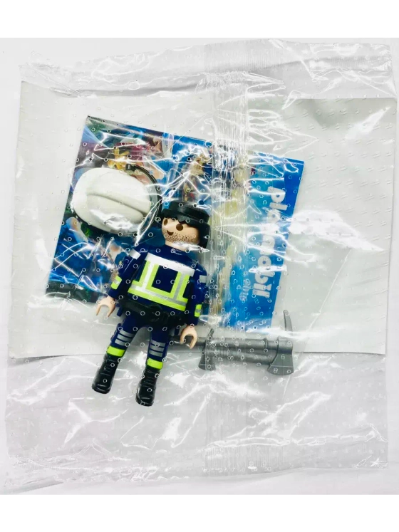 Фигурка Пожарник