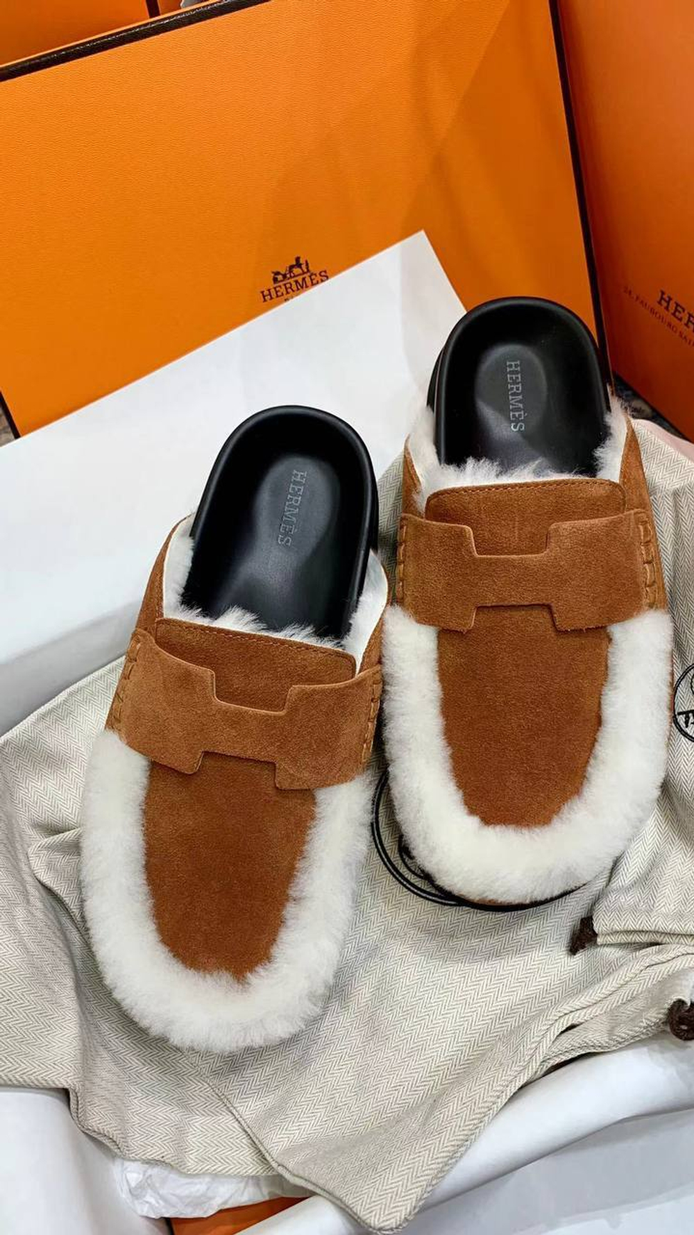 Мюли Hermes Go Mule женские замшевые с мехом в темно-коричневом цвете