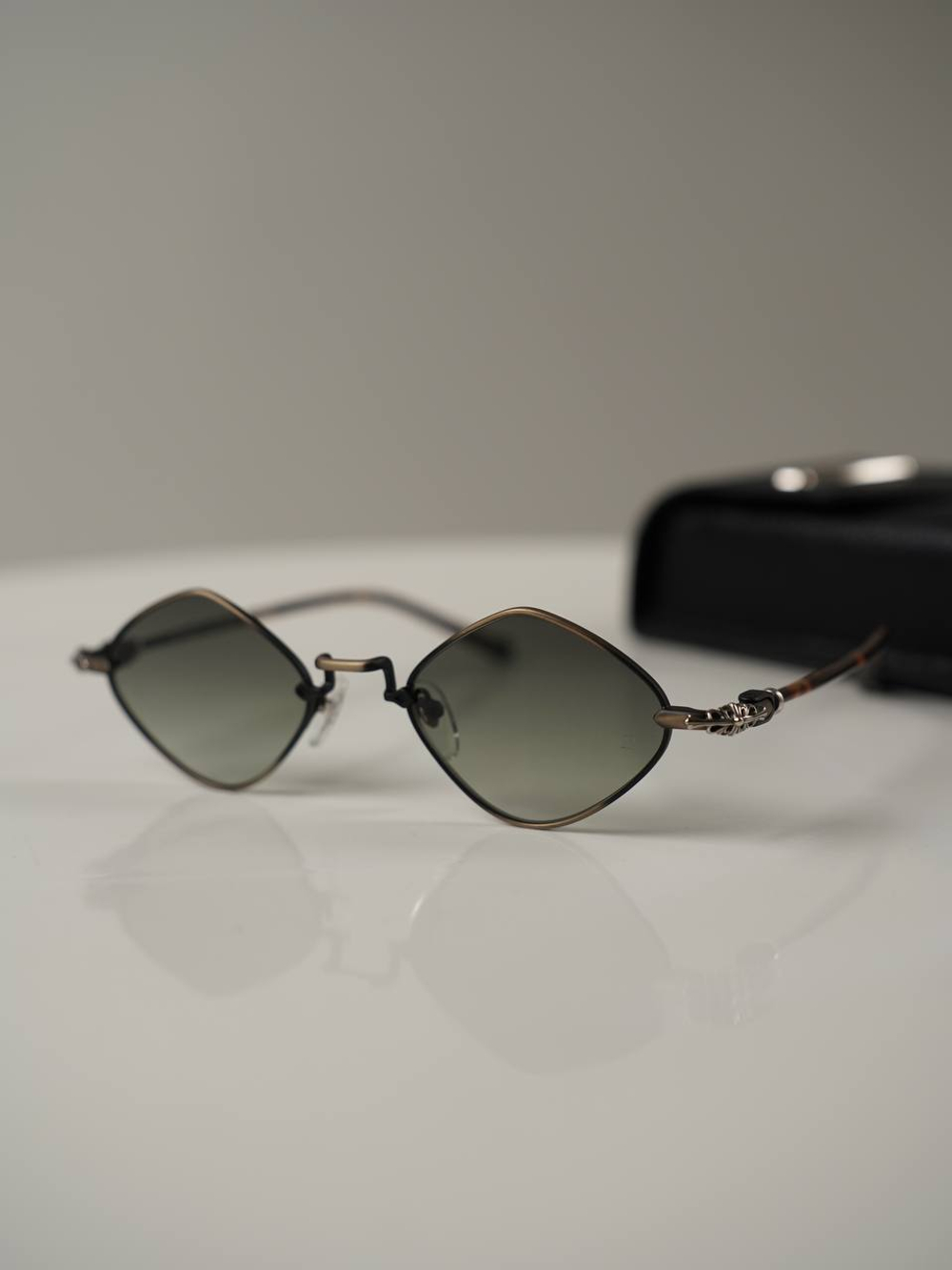 Солнцезащитные очки Chrome Hearts