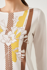 22833 Джемпер женский (молочный)