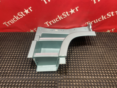 Корпус (дефект) подножек левый 2024г