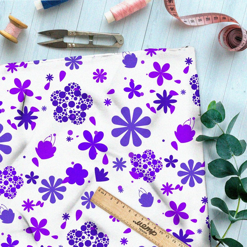 Ткань сатин сиреневые цветы на белом фоне