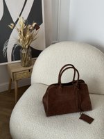 OLIVIA шоколадная - небольшие повреждения замши 5