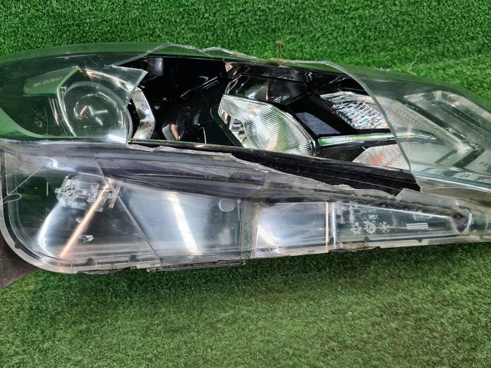 Битая Фара правая Nissan Qashqai 2 j11 2017-2023 галоген