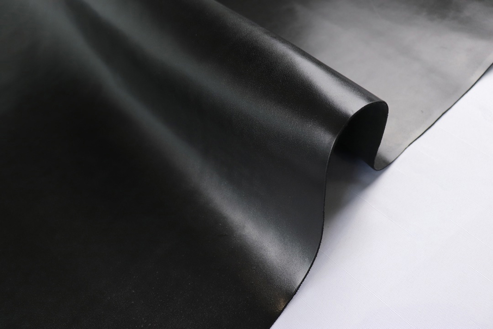 2,2-2,4 Юфть черная с финишным покрытием