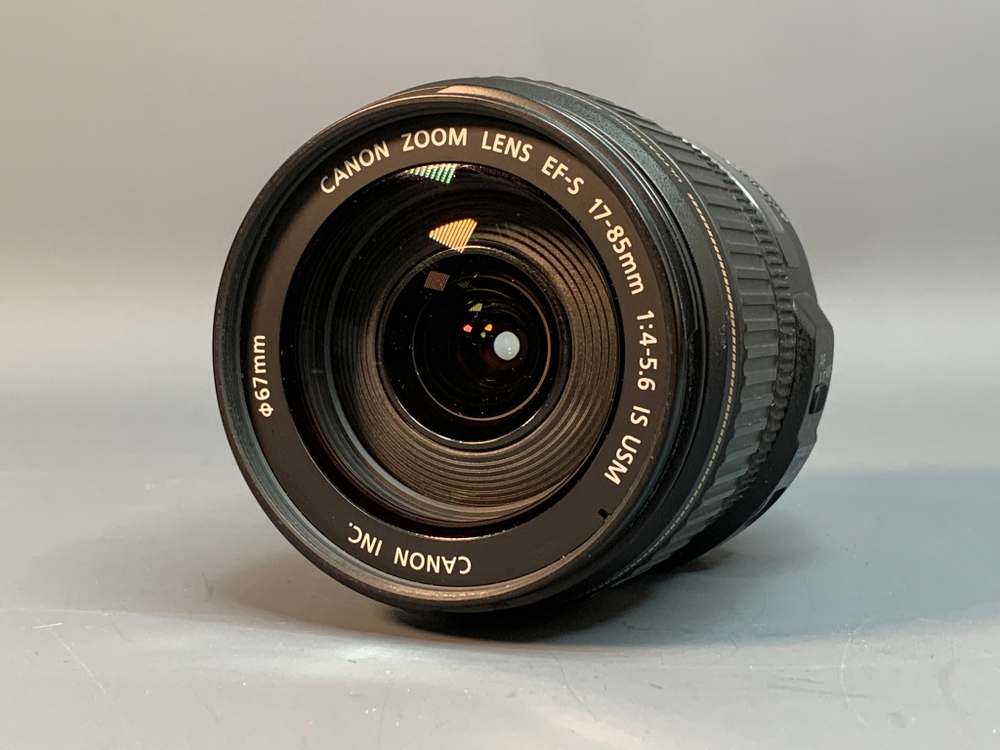 Canon EF-S 17-85mm 4-5.6 IS USM