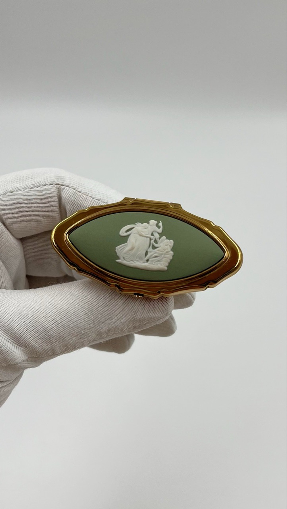 Футляр для помады зелёный Wedgwood by Stratton