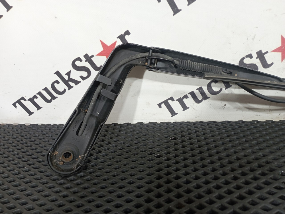 Поводок стеклоочистителя