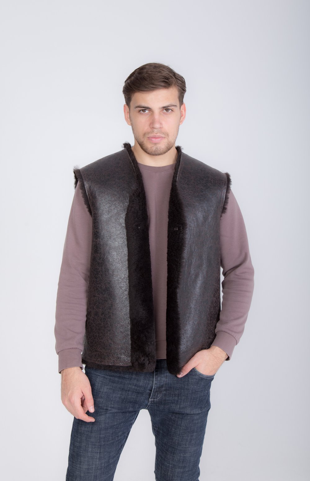 мужской жилет из натуральной овчины