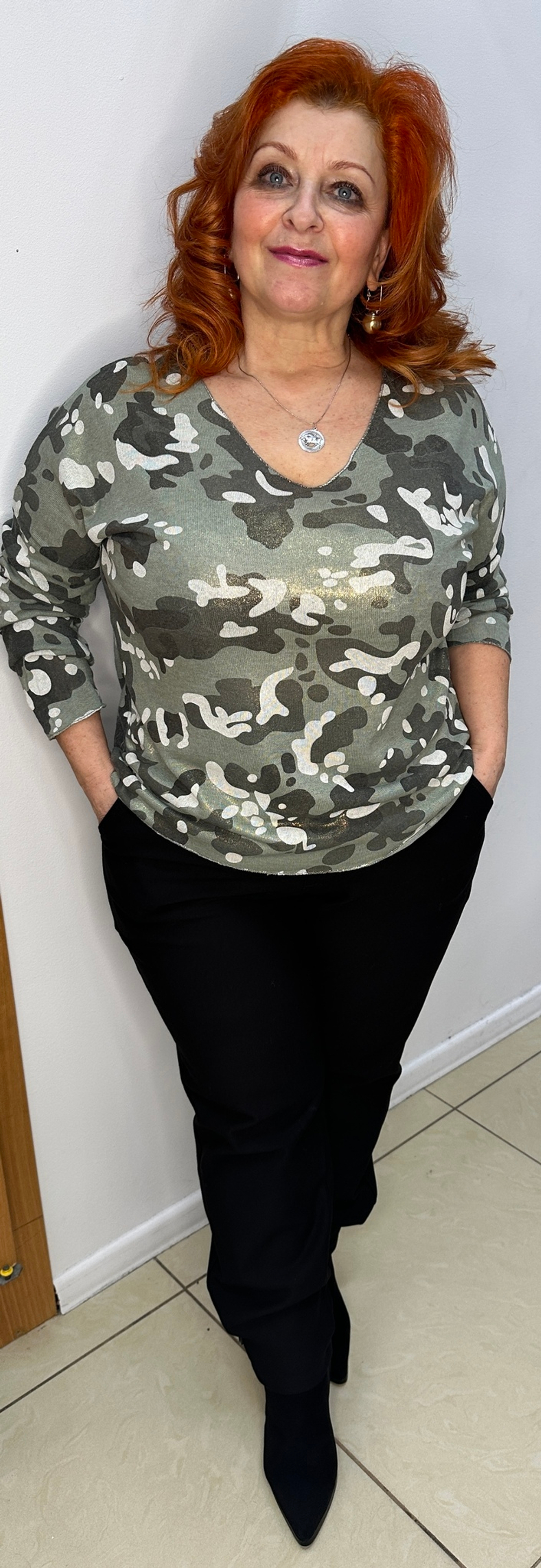 Оливковый блузон с блестящим "напылением"