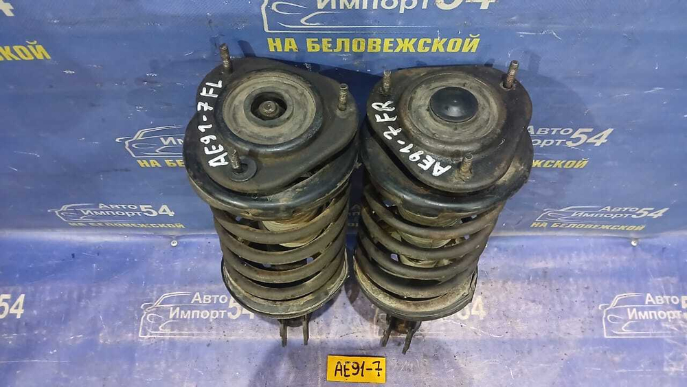 Стойка передняя правая TOYOTA LEVIN 1990