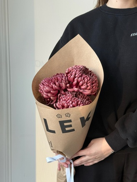 Кулек из одноголовой хризантемы