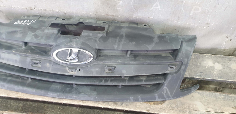 Решетка радиатора LADA Granta 11-18 Б/У Оригинал 21902803056