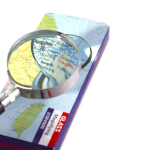 Лупа Alingar, 50 мм, 4-х кратное увеличение, металл. ободок, пластиковый держатель, картонная упаковка