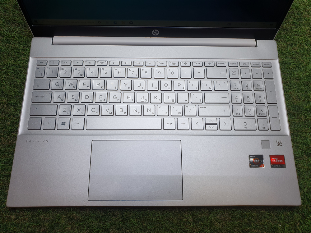Ноутбук HP Ryzen 5/8Gb/FHD/Pavilion 15-eh1015ur