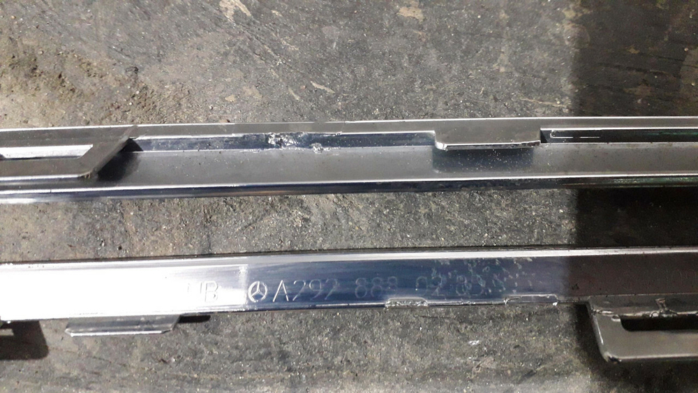 Молдинг решетки радиатора Mercedes GLE (C292) 15-19 Б/У Оригинал A2928880285