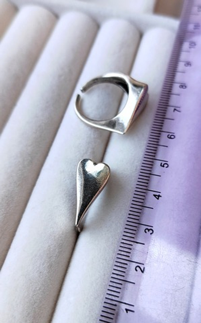 046-р Кольцо с удлиненным сердцем, родий