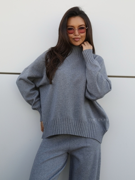 Серый трикотажный костюм из шерсти и вискозы