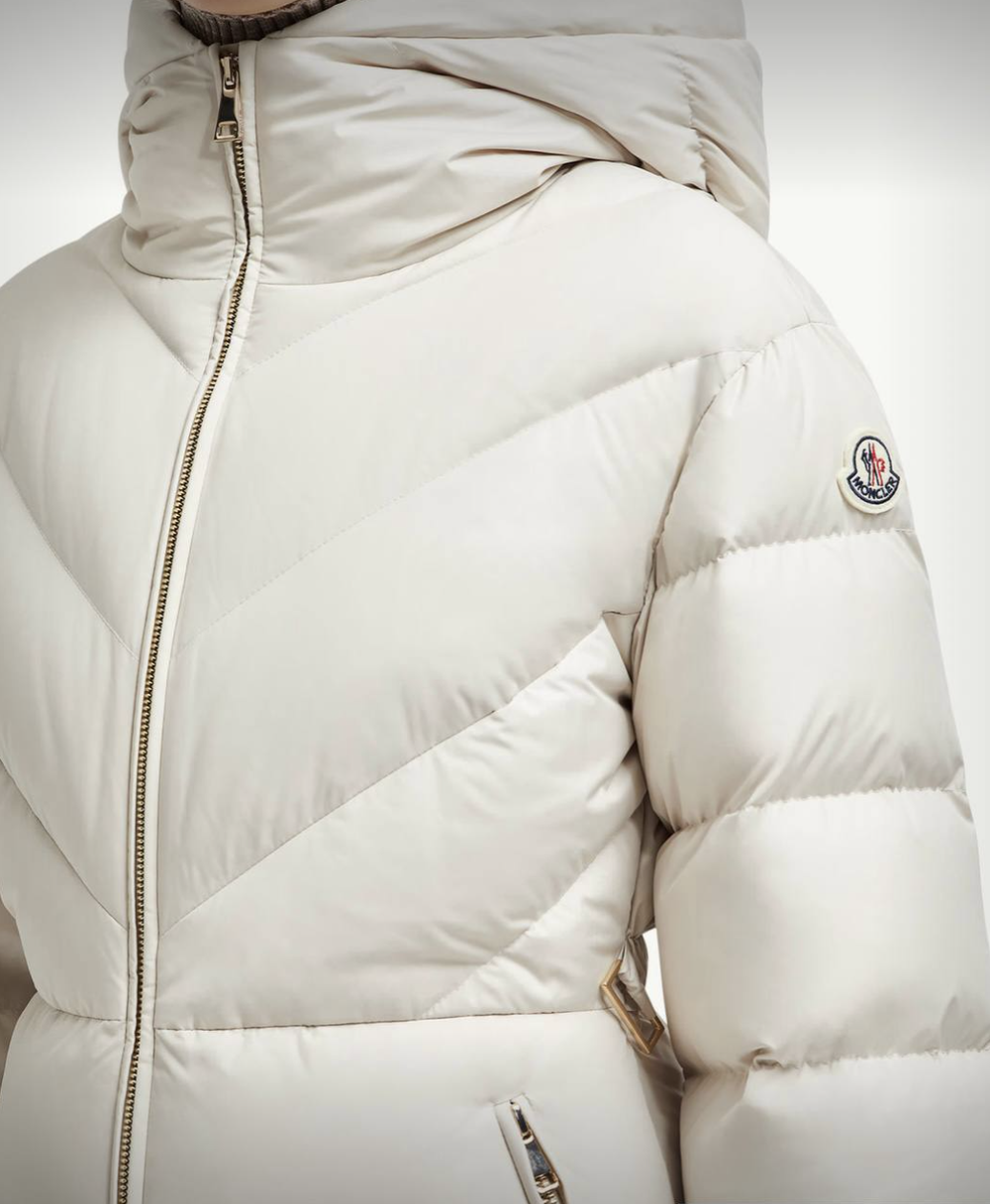 Укороченная утеплённая куртка Brosse с капюшоном и пухом от Moncler