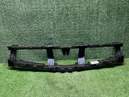 Кронштейн решетки радиатора Knewstar 001 (24-нв)