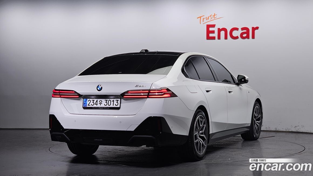 BMW 5 Series (G60) 520i M Sports (12.2023)