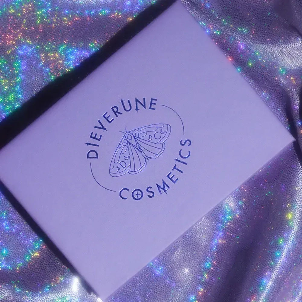 Dieverune Cosmetics Mini Moth and the Moon palette