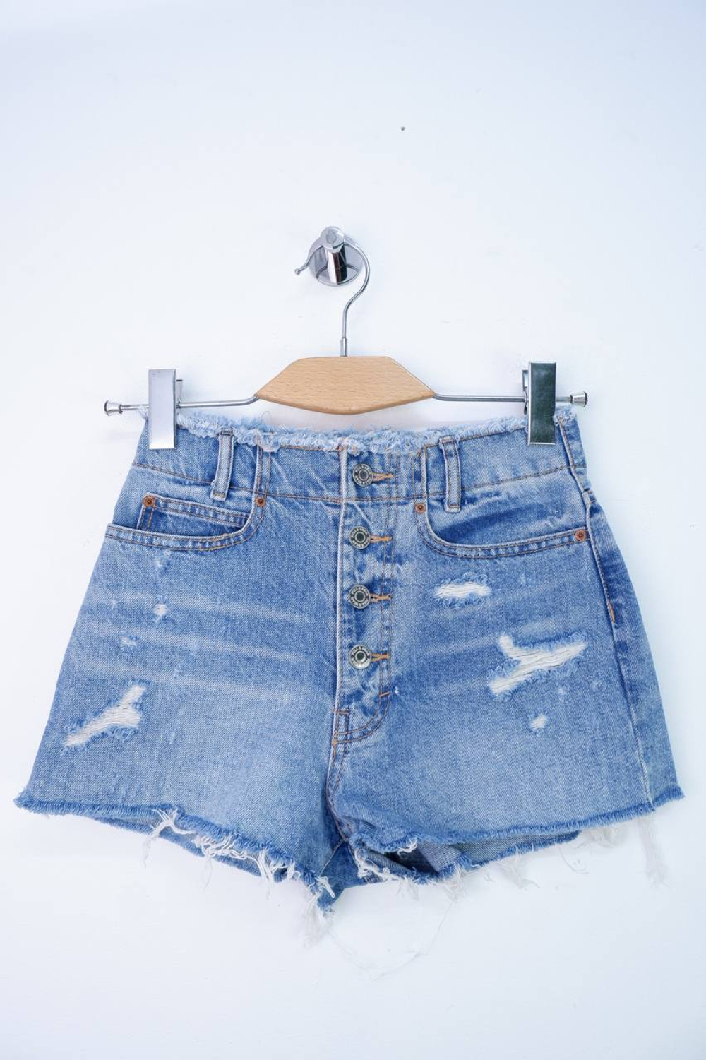 Шорты Pull&Bear укороченные, маркировка 32 eur, визуально на 38 размер