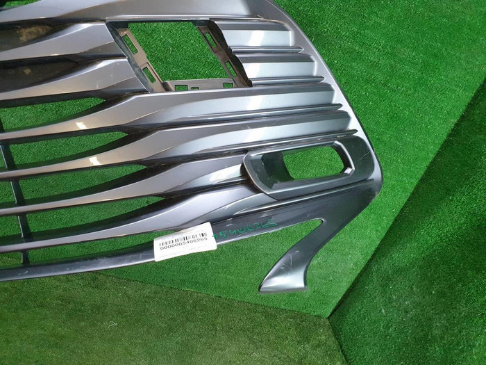 Решетка переднего бампера Toyota Camry xv70 (2017-2021)