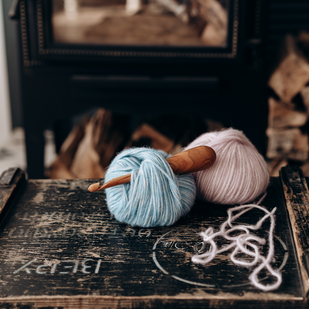 Деревянный крючок для вязания из древесины вишни 11 мм. Вязальный крючок. K157