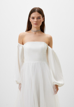 Свадебное платье с открытыми плечами