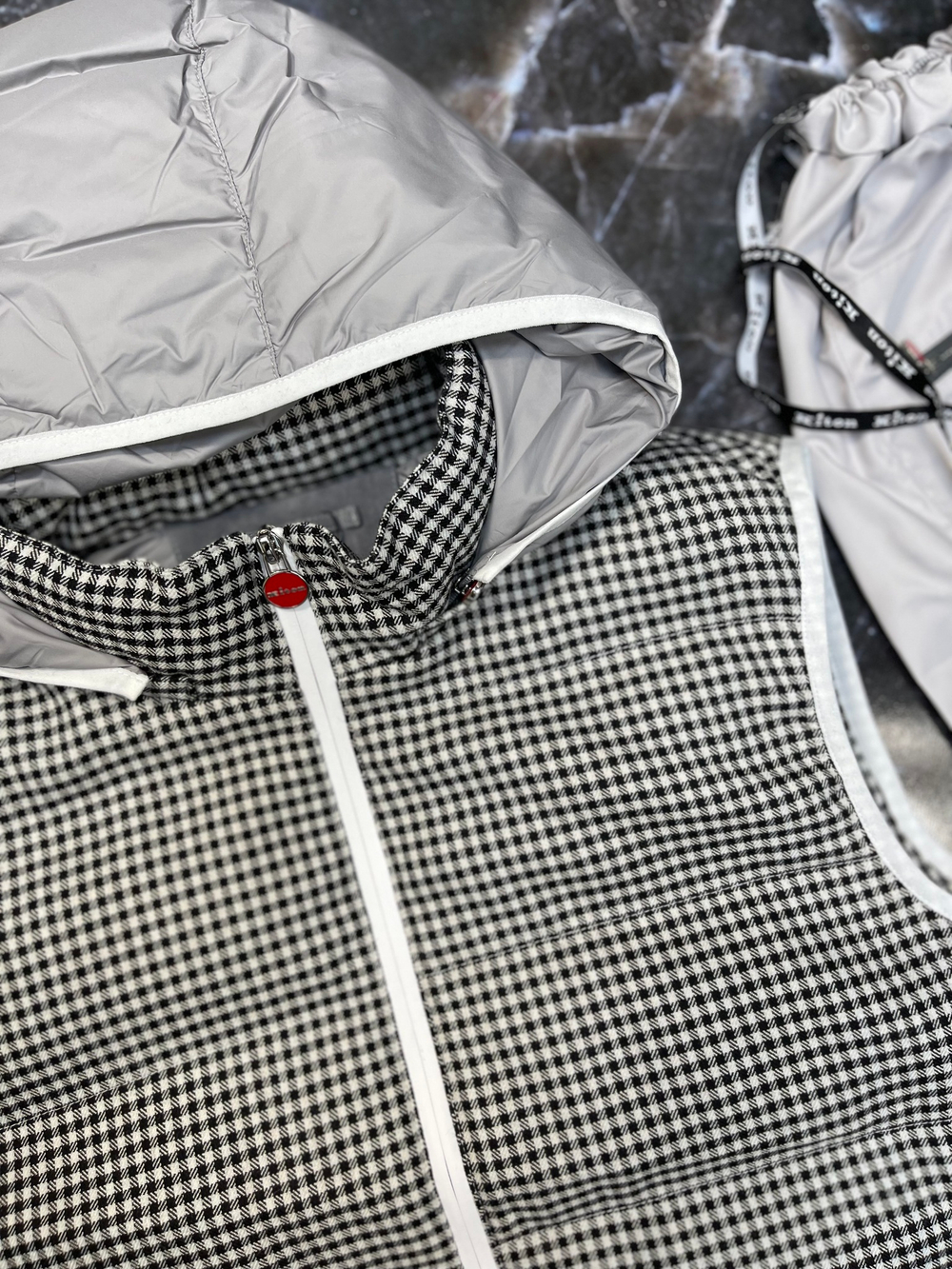 Безрукавка Kiton
