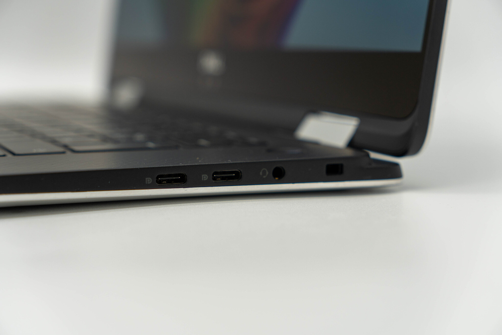 Ноутбук Dell Precision 5530 2 in 1 ( i5-8305G / Radeon Pro WX Vega M GL )