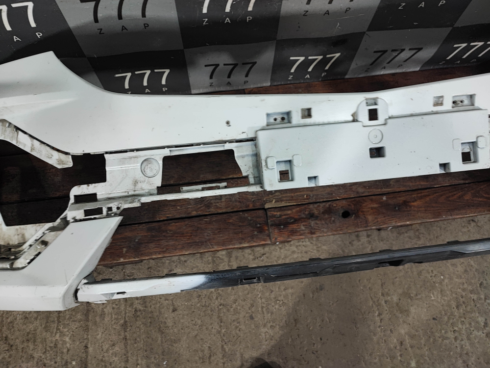 Бампер передний Geely Monjaro 21-нв Б/У Оригинал 6010173200