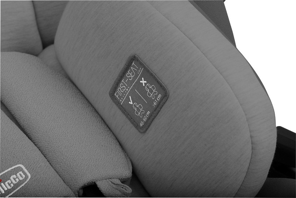 Автокресло Chicco First Seat Recline i-Size с базой Black Satin