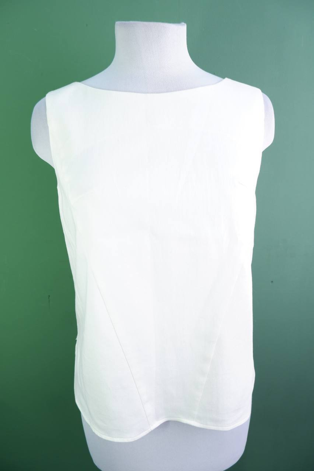 Топ Victoria Andreyanova молочного цвета, визуально на 46 размер, новый