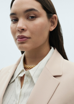 Костюмный приталенный блейзер