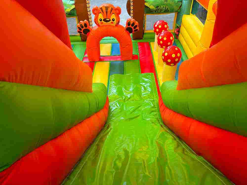 Коммерческий надувной батут «Страна Сафария 3» 8*6*6 м