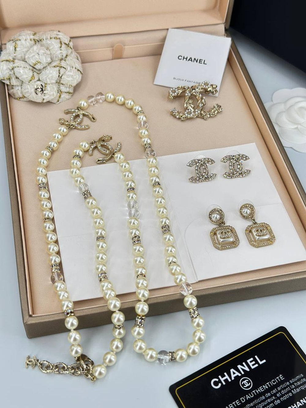 Бусы CHANEL