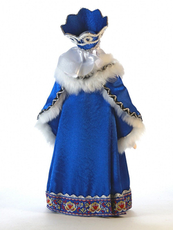 Фарфоровая кукла Боярыня в традиционном зимнем костюме