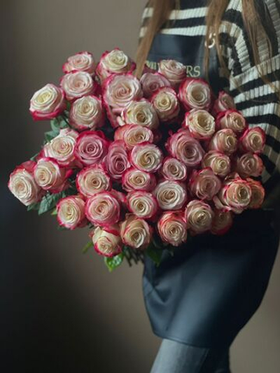 Розы Эквадор Premium 60 см (Свитнес)