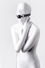 Черный кляп-шар на кожаных ремешках Anonymo (Цвет: черный)