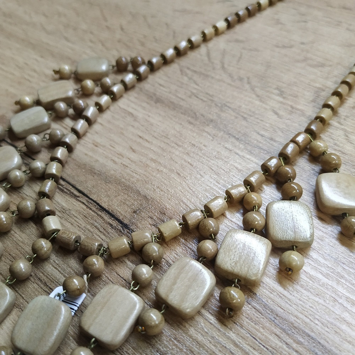 Колье Камешки (13 подвесок), дерево, цвет светло-кор., 48 см