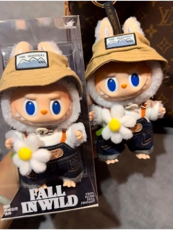 Мягкая игрушка Лабубу белый в Панаме с Ромашкой