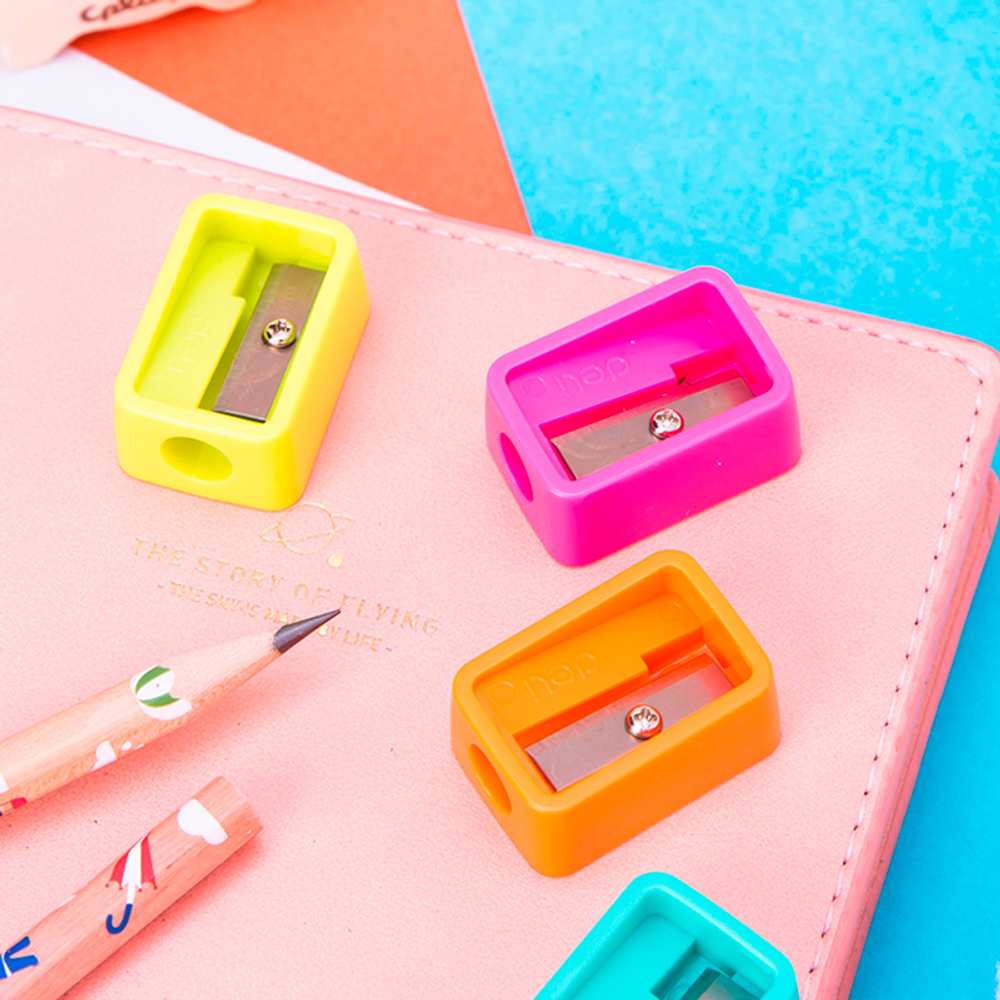 Точилка DELI "Neon", пластиковая, 1 лезвие, ассорти