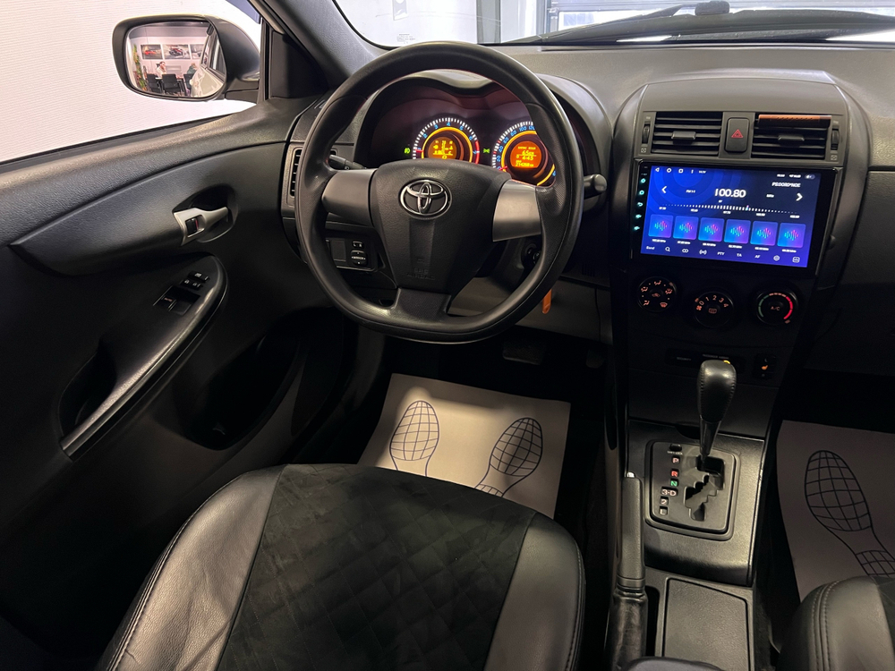 Toyota Corolla, 2011 год