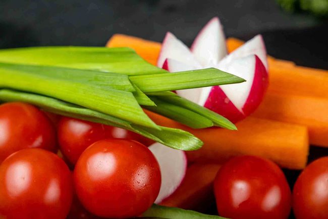 Тарелка овощная с соусом