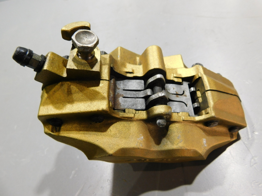 Суппорт передний правый Honda CB1000SF 018296