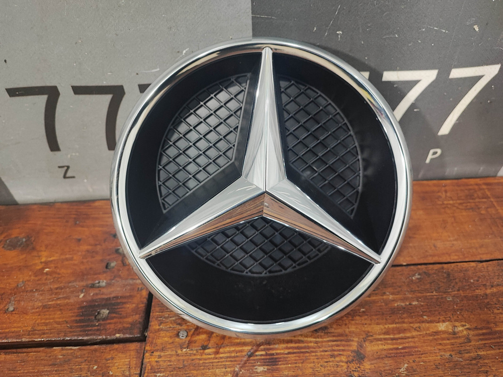 Эмблема Mercedes ML GLE (W166) 11-18 Новая Оригинал A0008880160