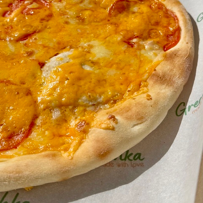 Пицца сырная с курицей