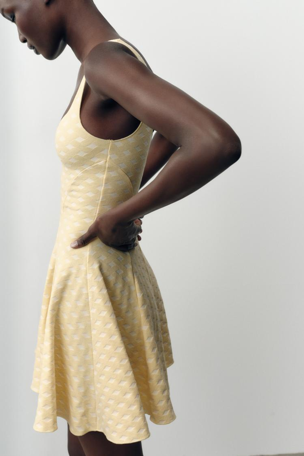 ZARA ПЛАТЬЕ-СКЕЙТЕР ИЗ ЭЛАСТИЧНОЙ ЖАККАРДОВОЙ ТКАНИ, ЖЕЛТЫЙ